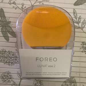 NWT Foreo Luna Mini 2 Facial Cleansing Device